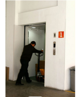 AV Drive Warehouse Freight Elevator Dengan Ruang Mesin 3000KG