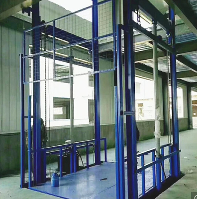 Pintu Lift Kargo Otomatis Kapasitas 1000kg 3kw Untuk Bangunan Industri