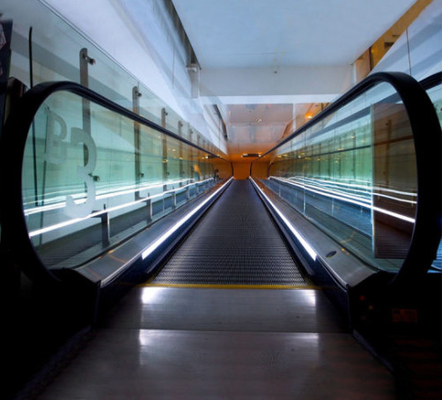 Eskalator Datar ODM Di Subway Bandara